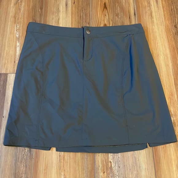 Columbia Olive Green Nylon Skirt With Shorts Size 10 - Picture 1 of 8